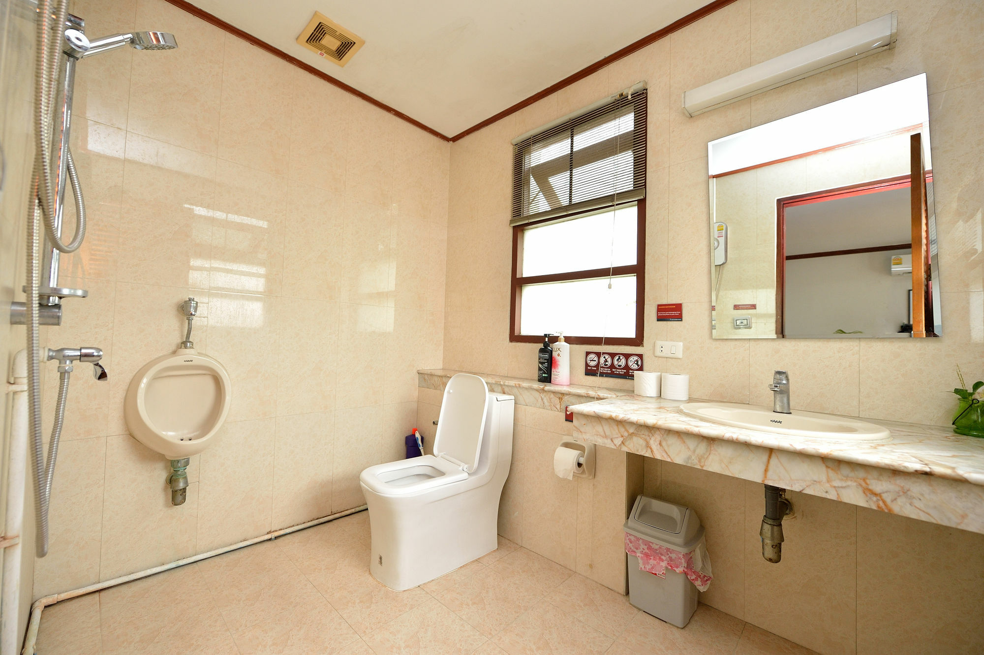 Lost And Found Bed And Breakfast Bangkok Luaran gambar